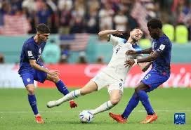 扑克与策略游戏的区别（扑克与策略游戏的不同之处）