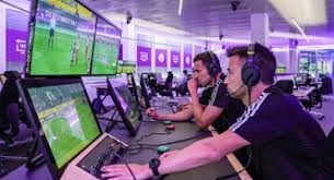 记者：于汉超参加教练员培训班，冬训时以助教身份与申花会合